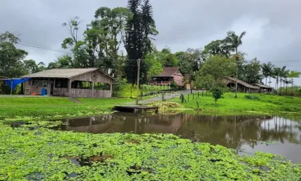 Chácara com 8 dormitórios à venda, 158900 m² por R$ 3.000.000,00 - Vila Nova - Joinville/SC
