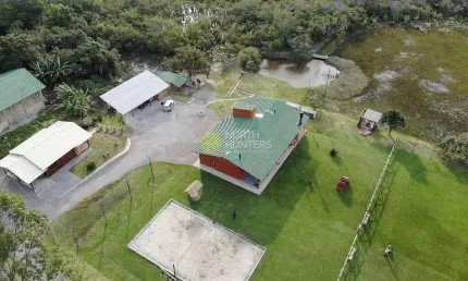Encantador sítio em vargem pequena: viva o melhor do campo e da cidade!