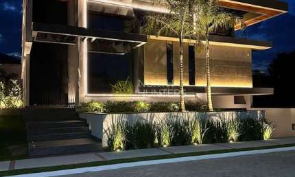 Residência Exclusiva em  condominio fechado em Jurerê Internacional!