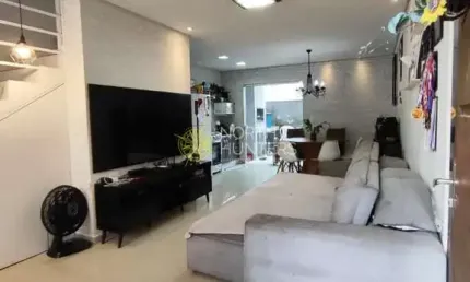 Casa à venda na Rua Margarida Trapp, Vila Nova, Joinville