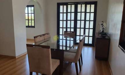 Casa à venda 3 Quartos, 1 Suite, 5 Vagas, 200M², Boa Vista , Joinville - SC