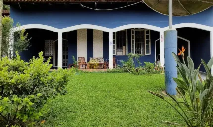 Casa com 3 quartos à venda na Rua dos Bancários, Petrópolis, Joinville