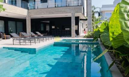 Casa à venda e aluguel temporada em Jurerê Internacional -  Florianópolis/SC