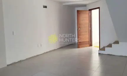 Casa geminada  à venda com 16m² de fundos, composta por 3 dormitórios sendo uma suíte, Vila Nova, J