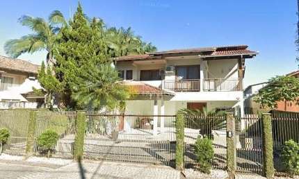 Casa com 3 quartos para alugar na Rua Marquês de Maricá, Vila Nova, Joinville