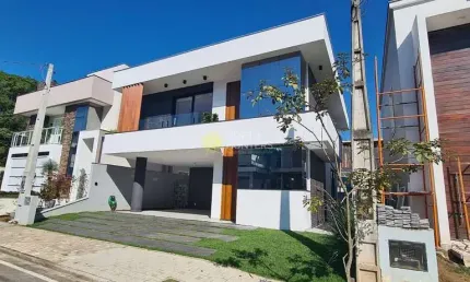 Casa à venda alto padrão em condomínio fechado no  Vila Nova, Joinville, SC
