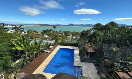 Excelente cobertura duplex com vista mar e pé na areia em Canajure para locação anual,Florianópolis