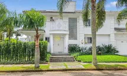 Casa ampla em Jurerê Internacional - Venda e Aluguel