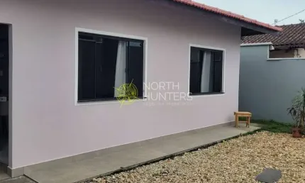 Casa à venda, estuda geminado como parte da negociação na região norte. joinville, sc