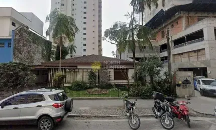 Terreno + Casa comercial no Centro de Joinville. Setor: SA-01. Estuda permuta por imóveis em Floria