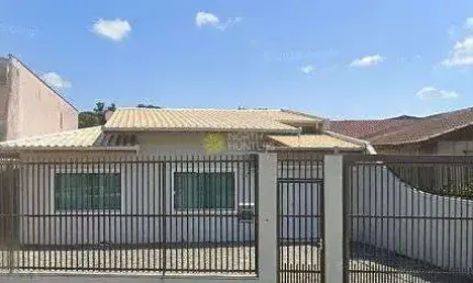 Casa à venda semi mobiliada no bairro  Iririú, Estuda permuta por imóvel de menor valor.  Joinville