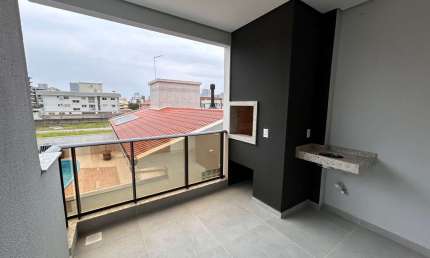 Apartamento 02 suítes próximo ao mar no La Linda Residence  na Praia de Palmas em Governador Celso Ramos - Santa Catarina.