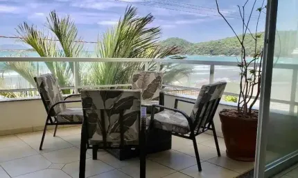 Apartamento com 03 Dormitórios sendo 03 Suítes na Praia de Palmas em Gov. Celso Ramos-SC