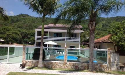 Casa Sobrado com Piscina na Praia de Palmas - Governador Celso Ramos/SC