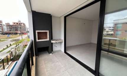 Apartamento 02 suítes próximo ao mar no La Linda Residence na Praia de Palmas em Governador Celso Ramos - Santa Catarina.