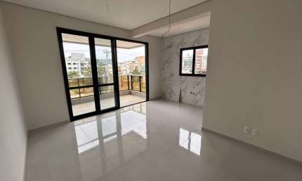 Apartamento frente rua 02 suítes próximo ao mar no La Linda Residence na Praia de Palmas em Governador Celso Ramos - Santa Catarina.