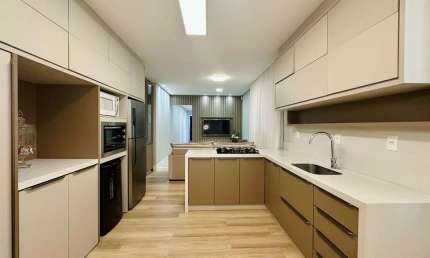 Apartamento Alto Padrão no Opera Palmas Residence na Praia de Palmas em Governador Celso Ramos - Santa Catarina.