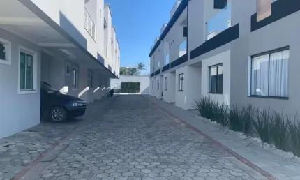 Casa com 2 quartos à venda no centro, navegantes  por r$ 550.000