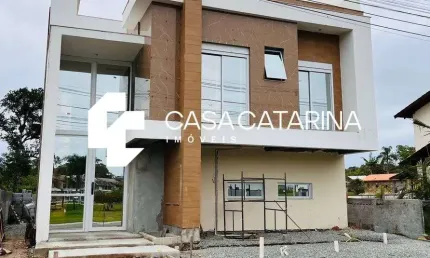 Casa com 4 quartos à venda em Iperoba, São Francisco do Sul  por R$ 2.700.000
