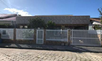 Casa com 4 quartos à venda no Gravatá, Penha  por R$ 638.000