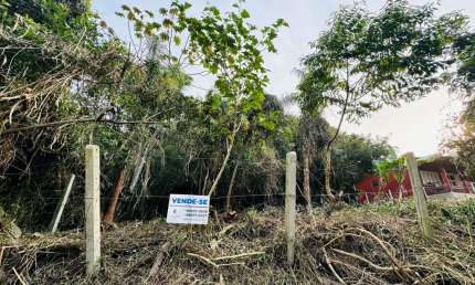 Terreno à venda na Praia Grande, Penha  por R$ 590.000