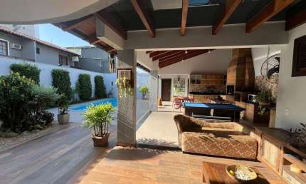Casa com 4 quartos à venda no Centro, Balneário Piçarras  por R$ 3.590.000