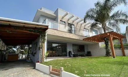Casa com 3 quartos à venda no Centro, Penha  por R$ 3.600.000