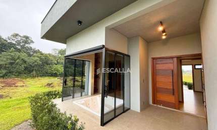 Chácara de Alto Padrão à Venda no Vila Nova – Joinville | 3 Dormitórios, 312m² Construídos em Meio à Natureza