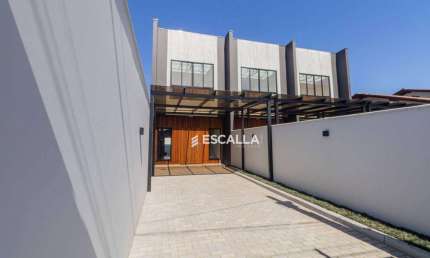 Sobrado com Piscina, a Venda no Bairro Costa e Silva