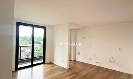 Apartamento com  1 ampla suíte com closet no Bairro Anita Garibaldi