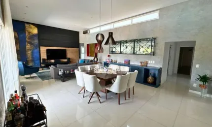 Casa Exclusiva e Elegante, com 03 Suítes, no Bom Retiro