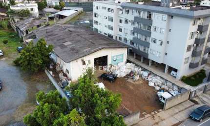 Galpão à Venda no Bairro Saguaçu – Terreno com 1.000m² em Região Estratégica de Joinville
