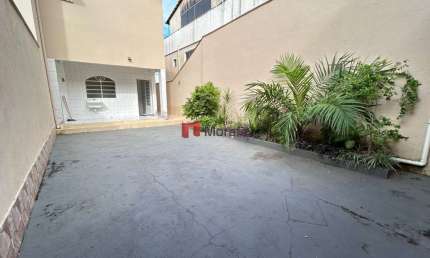 Casa com 3 quartos para alugar em Paquetá, Belo Horizonte  por R$ 4.500