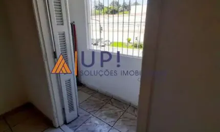 Terreno no tremembe  e 3 salas na parte superior terreo 2 lojas amplas