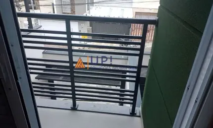 Se você busca conforto, qualidade e localização privilegiada, este sobrado é para você!