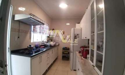 Casa com 3 dormitórios à venda, 245 m² por R$ 830.000 - Villa Branca - Jacareí/SP