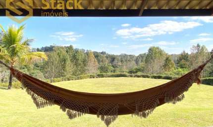 CASA TÉRREA RÚSTICA E MARAVILHOSA A VENDA EM JUNDIAÍ NO CONDOMÍNIO DE ALTO PADRÃO PARQUE DOS MANACÁS.