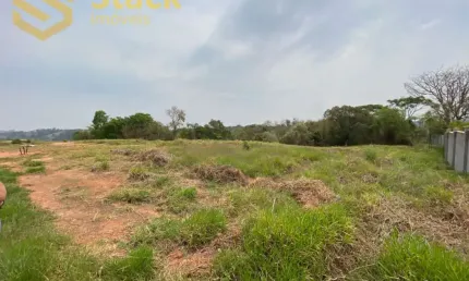 ÓTIMO TERRENO A VENDA EM JUNDIAÍ NO CONDOMÍNIO FECHADO SANTA ESMERALDA NO BAIRRO CAXAMBU.  Próximo de toda infra estrutura do bairro com fácil acesso