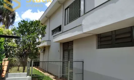 Sobrado no jardim morumbí. excelente localização. residencial e/ou comercial. 233m2 de terreno. construção sólida com 3 amplos dormitórios sendo uma u