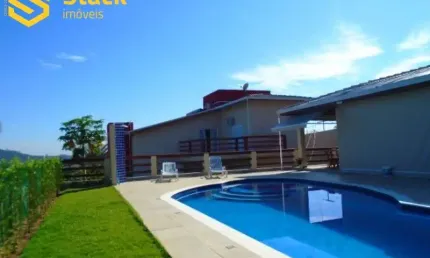 CASA PARA VENDA OU LOCAÇÃO, LOCALIZADA NO CONDOMÍNIO RESIDENCIAL DOS LAGOS EM ITUPEVA - SP. ÁREA CONSTRUÍDA DE 360,0 m², TERRENO DE 955,0 m².