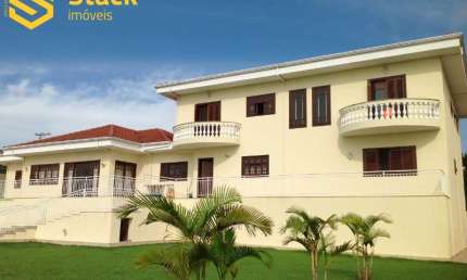 Excelente Casa de alto padrão à venda no Condomínio Residencial dos Lagos em Itupeva, com excelente acabamento, contendo 6 dormitórios, sendo 3 suítes