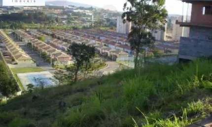 Terreno medindo 2.350 m²,declive, fácil acesso as rodovias