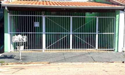 Casa residencial com uma edícula, a venda,  localizada na Vila Progresso, Jundiaí-SP  Contendo na casa principal 2 dormitórios, sala, copa/cozinha,