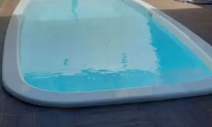 CASA TERREA COM 3 DORMITÓRIOS SENDO 1 SUÍTE E PISCINA A VENDA VILA ARENS II - JUNDIAI - SP.