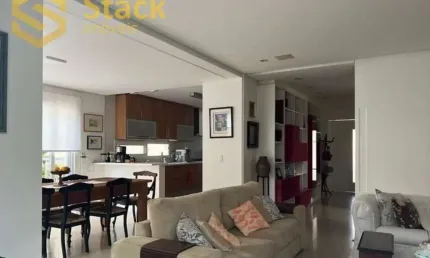 Casa a venda localizada no Condominio Terras de Santa Teresa, em Jundiai SP. São 304 m2 de área construída em um terreno de 300 m2