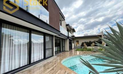 CACASA À VENDA NO CONDOMÍNIO BRISAS DE JUNDIAÍ COM 3 SUÍTES, 290 m² de áera ultil, terreno com 700 m².