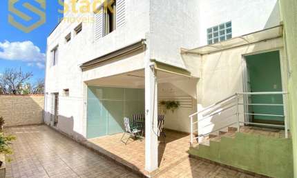 CASA RESIDENCIAL/COMERCIAL REFORMADA Á VENDA EM JUNDIAÍ PRÓXIMO AO CENTRO NO BAIRRO VIANELO.
