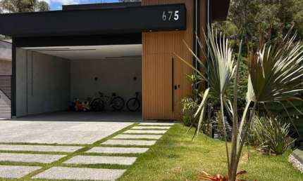 CASA À VENDA  COM 4 DORMITÓRIOS SENDO 1 SUÍTE MASTER COM CLOSET - IBI ARAM  2 - ITUPEVA-SP