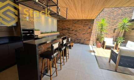 CASA À VENDA COM 3 DORMITÓRIOS, SENDO 1 SUÍTE NO RESIDENCIAL THINA - BAIRRO MEDEIROS- JUNDIAÍ/SP