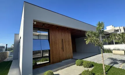 Casa para Venda em Palhoça, Pedra Branca, 3 dormitórios, 1 suíte, 2 banheiros, 2 vagas